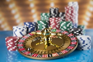 jetton Andar Bahar dealer revealing cards during live gameplay
